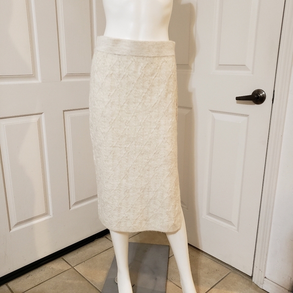 House Of Harlow 1960 Size Medium Elegant Cream Knit Skirt - Picture 1 of 8
